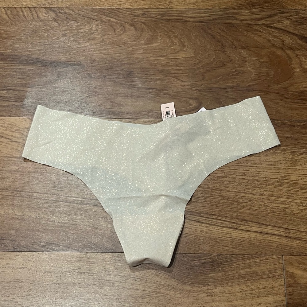$3/15 NWT Victoria’s Secret No-Show Glitter Cream Beige Nude Angels Thong 16.50